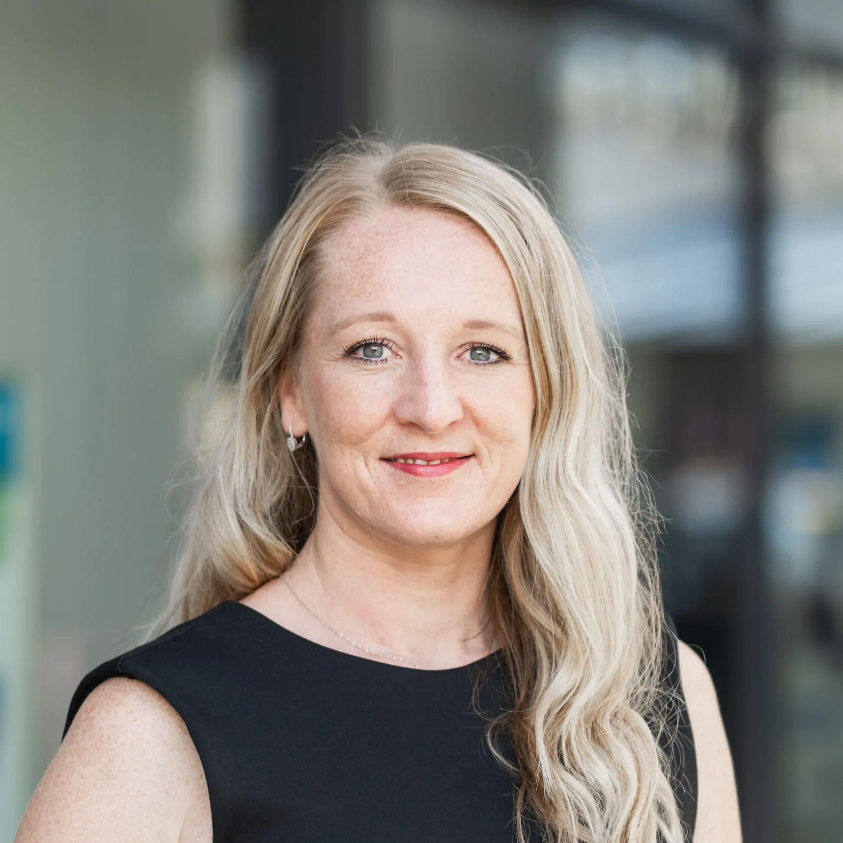 Jmenuji se Adéla a pracuji jako bankovní reprezentantka.