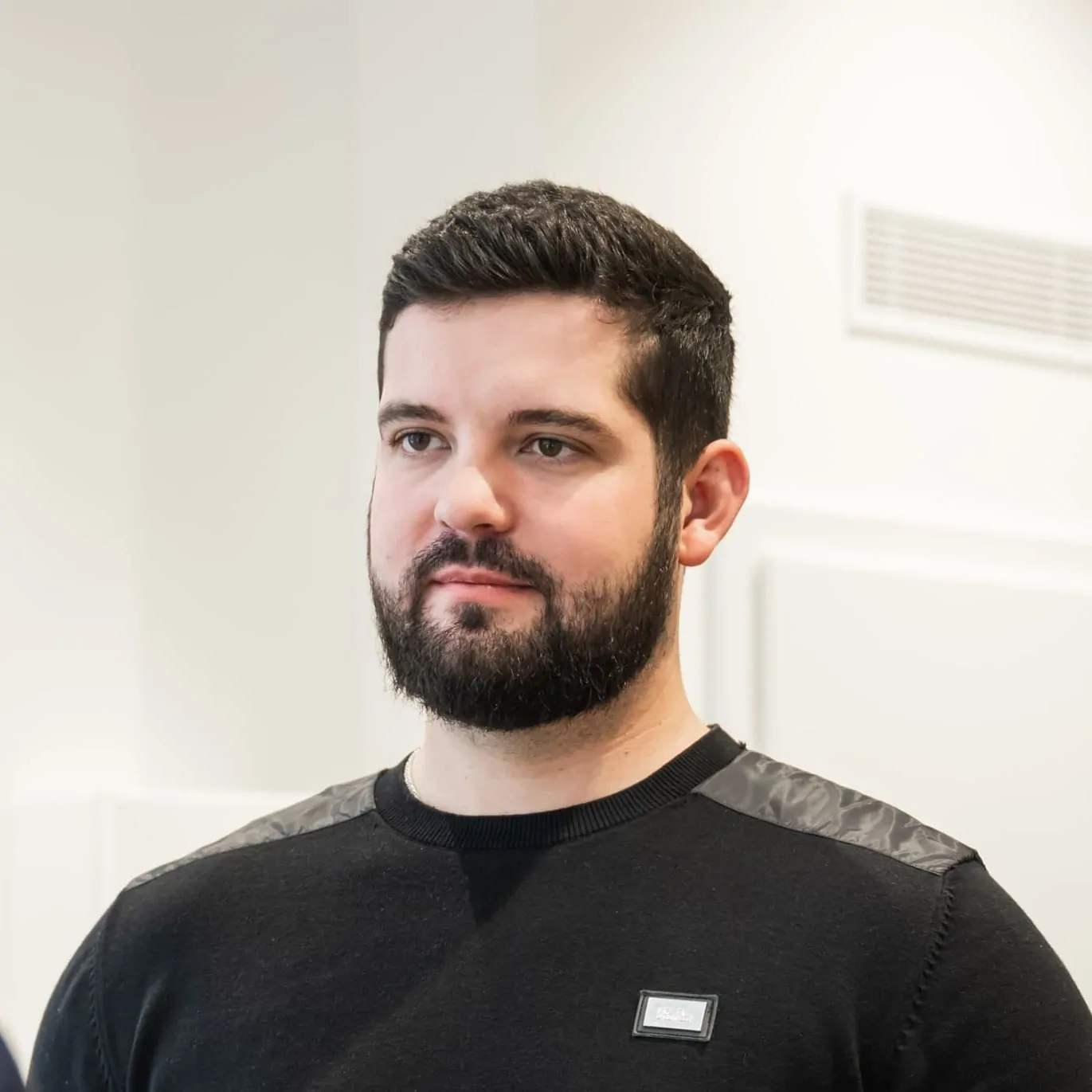 Jmenuji se Daniel a pracuji jako oblastní manažer obchodní skupiny. 